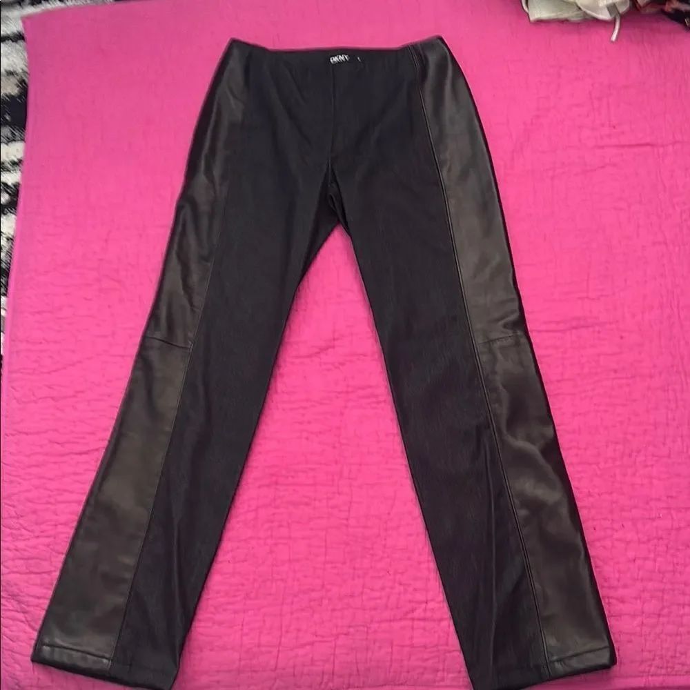 Dkny pants with genuine leather details, US6